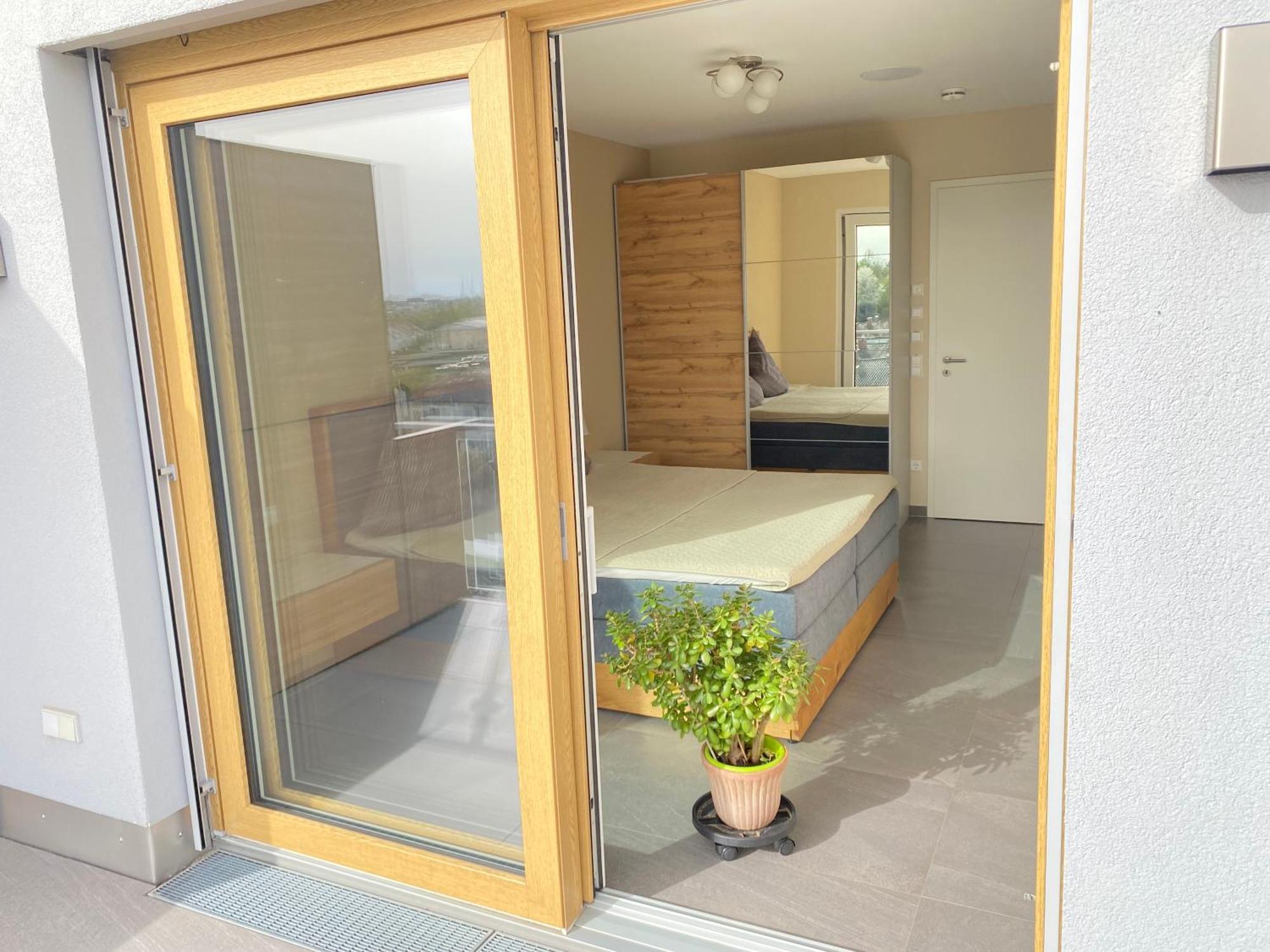 Penthouse Apartment Mit Alpenblick Friedrichshafen Dış mekan fotoğraf
